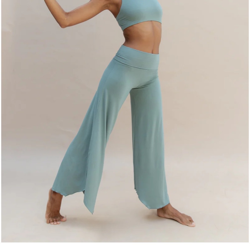 • ISO • indigo Luna Layla flares in sage